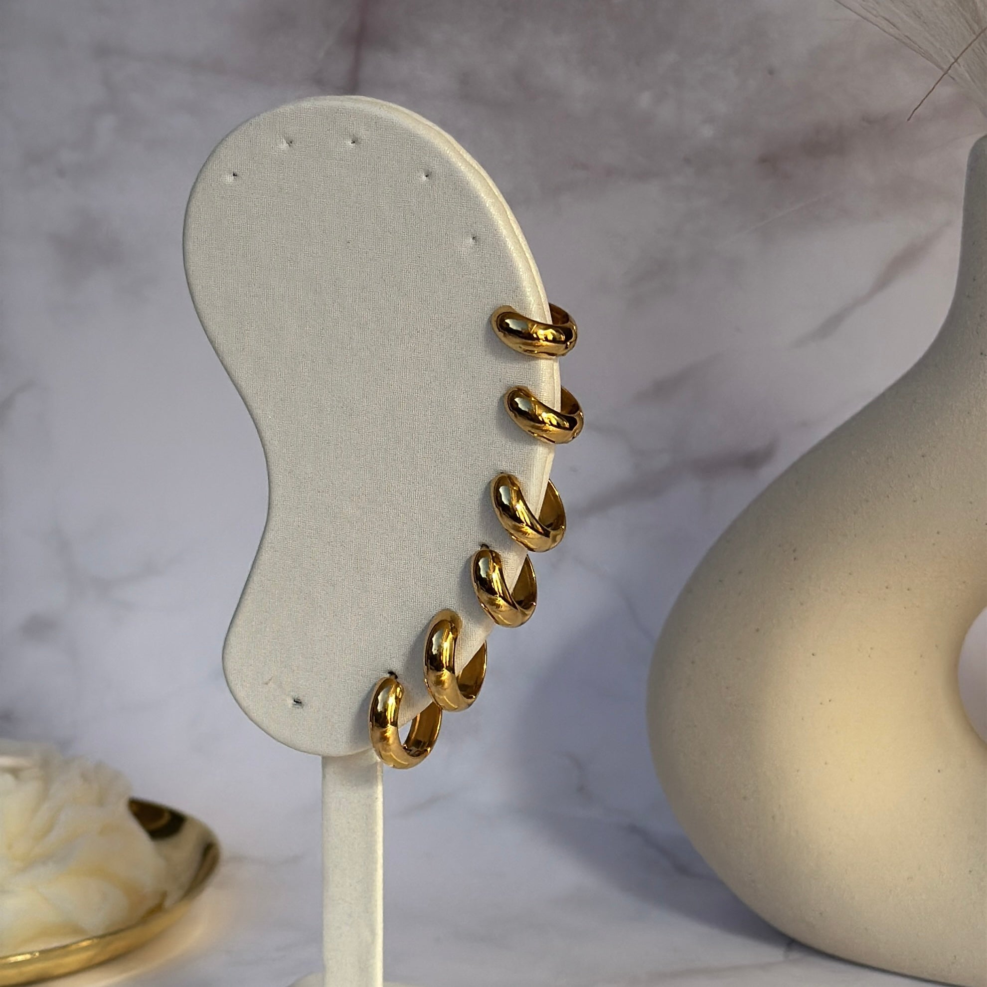 Orecchini CILIEGINE con boules pendenti in oro e dettagli diamanti Orecchini CILIEGINE con boules pendenti in oro e dettagli diamanti